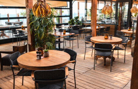 Beachclub Far Out - Patio - aparte ruimte voor zakelijke groepen