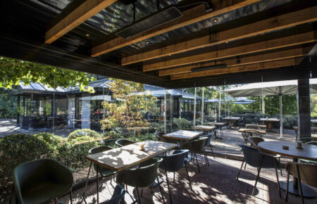 Zakelijke lunch op terras - Bistrobar Beaune Roozendaal