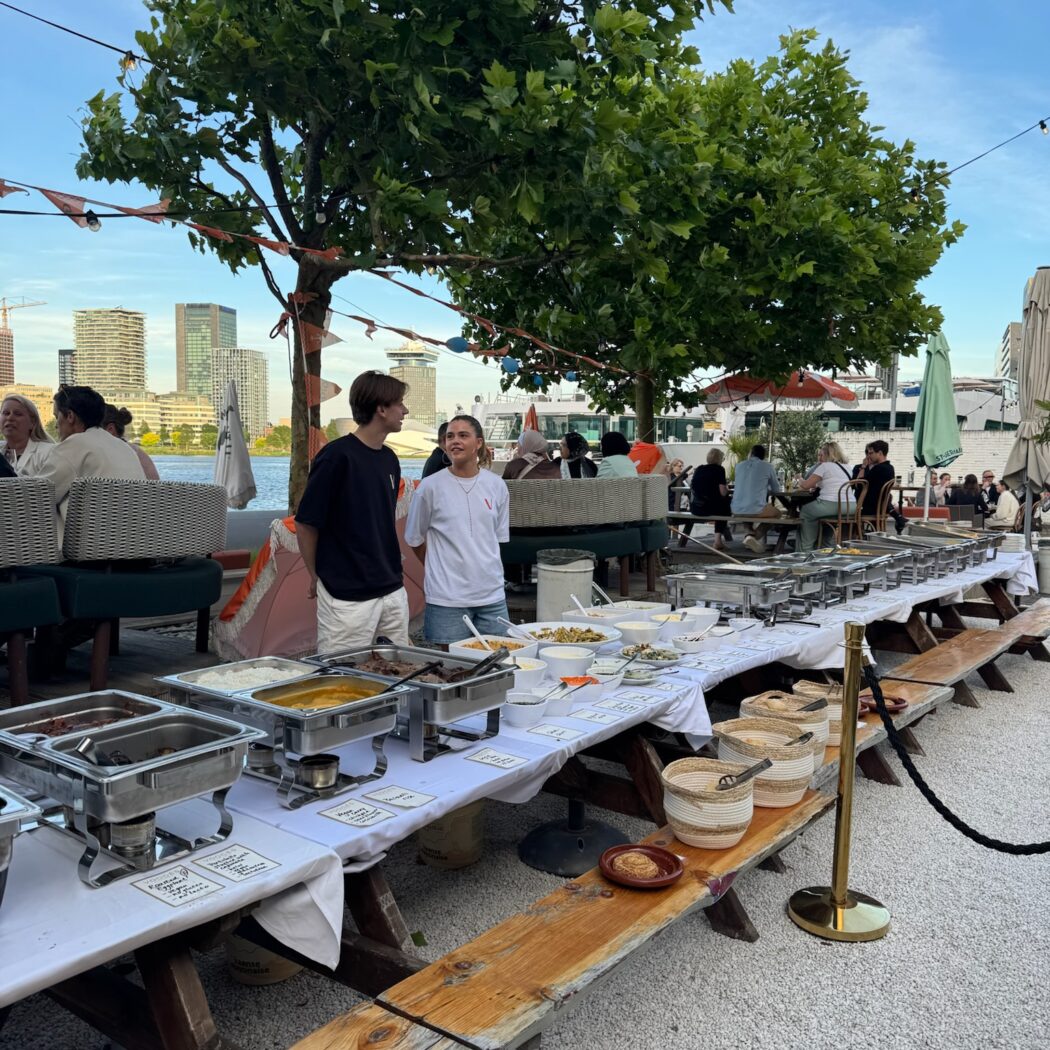 Bedrijfsfeest Amsterdam met buffet aan het water bij Vooges aan 't IJ- geselecteerd restaurant Business Restaurants Top 500