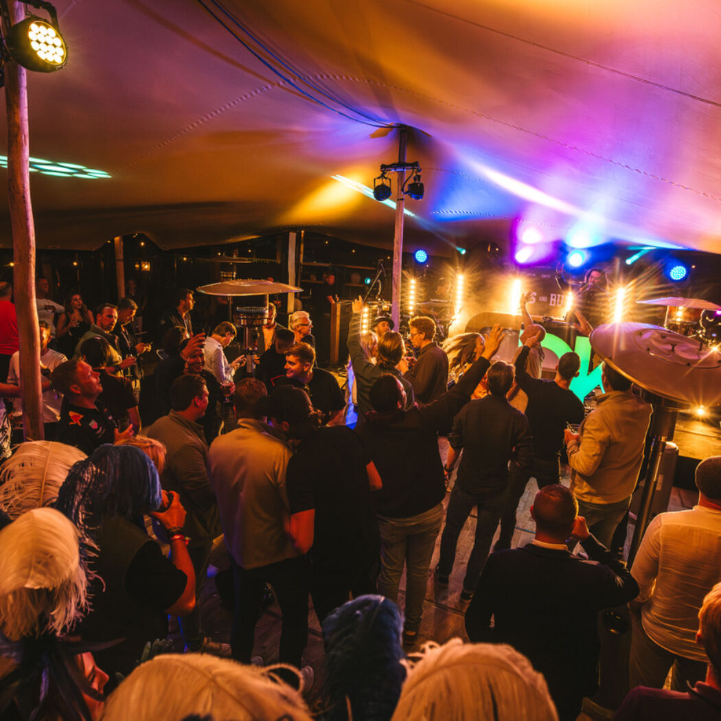 Bedrijfsfeest in Zandvoort bij Business Restaurant Top 500 locatie Beachclub Far Out
