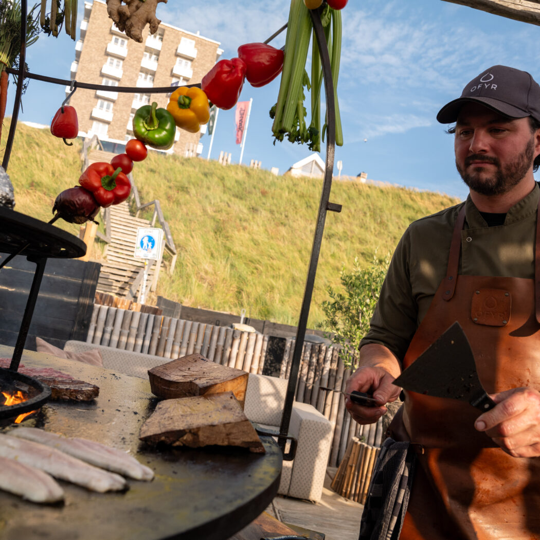 Bedrijfsfeest met barbecue bij Beachclub Far Out in Zandvoort