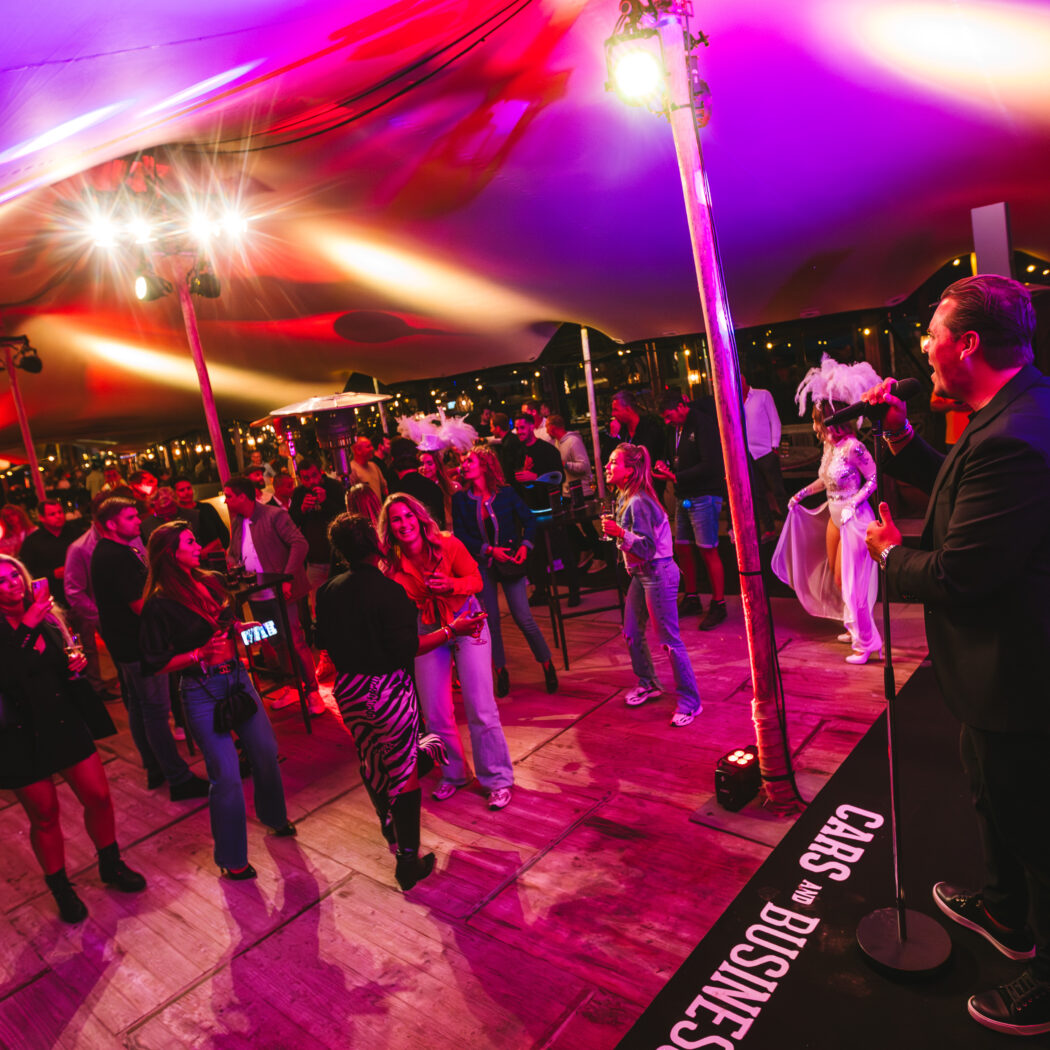 Bedrijfsfeest op het strand bij geselecteerd restaurant Beachclub Far Out