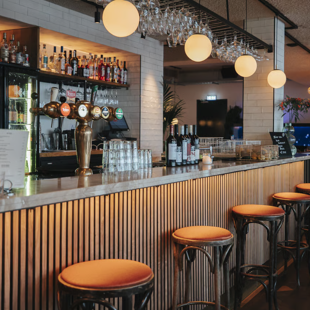 Cafe gedeelte in Vooges aan 't IJ - geselecteerd restaurant Business Restaurants Top 500
