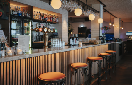 Cafe gedeelte in Vooges aan 't IJ - geselecteerd restaurant Business Restaurants Top 500