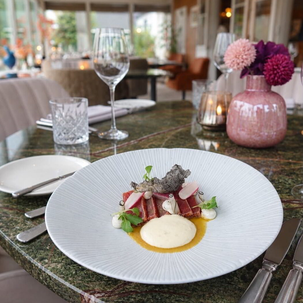 Diner in serre van geselecteerd restaurant Allemansgeest Voorschoten - Business Restaurants Top 500