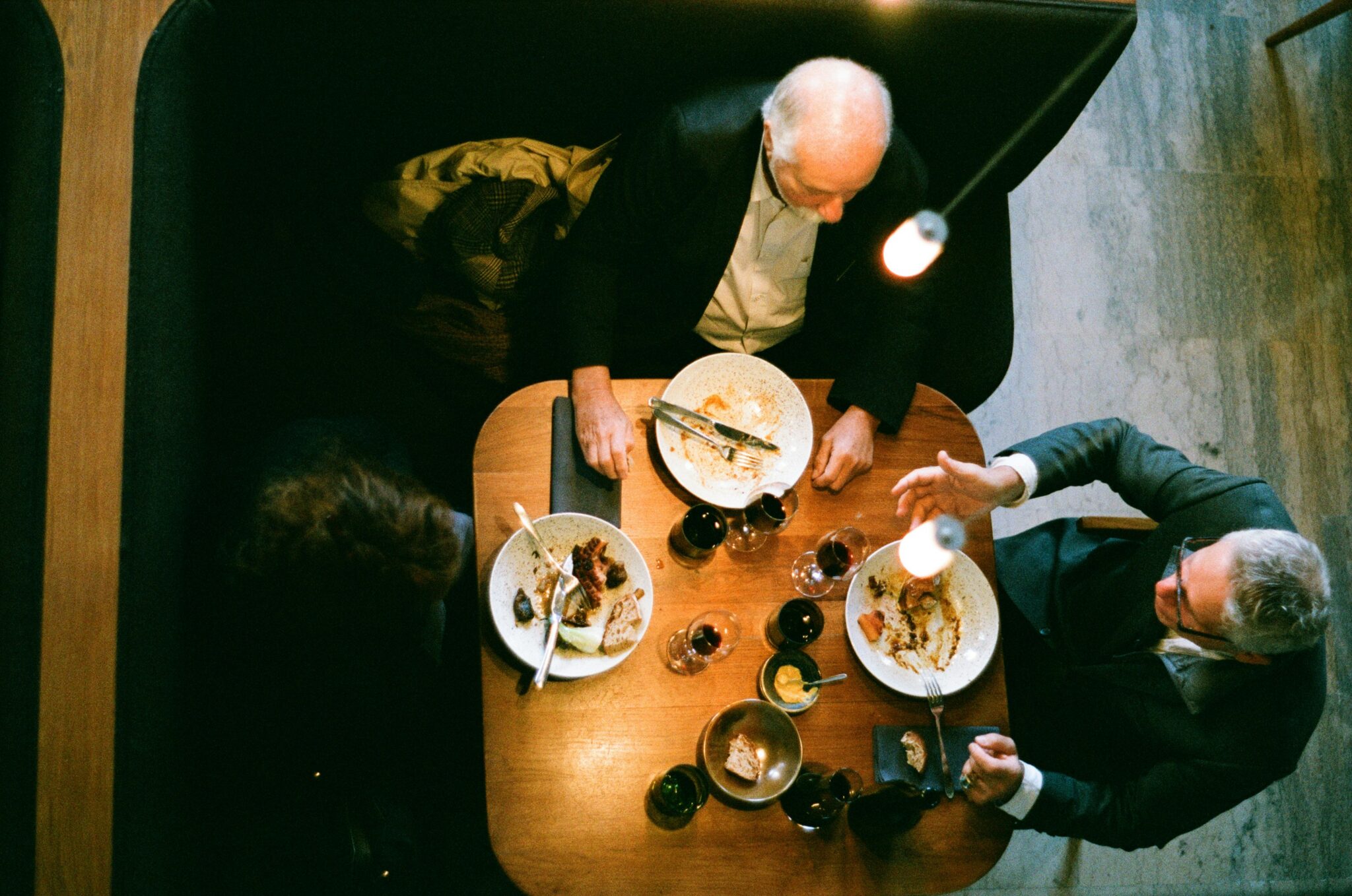 Een goede gastheer zakelijk diner of zakelijke lunch