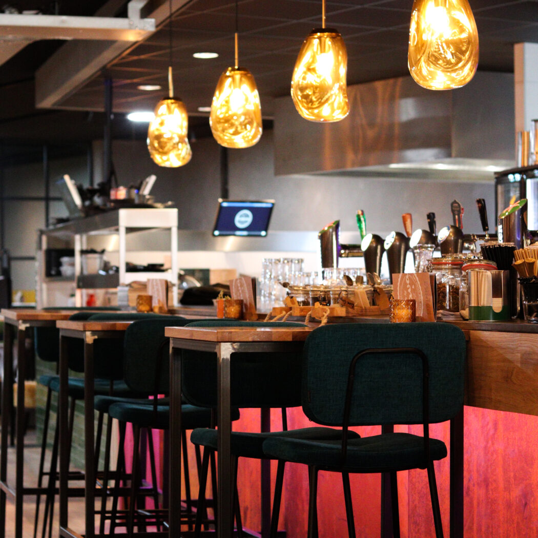 Geselecteerd restaurant met bar voor zakelijke ontmoetingen - Coava