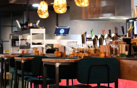 Geselecteerd restaurant met bar voor zakelijke ontmoetingen - Coava
