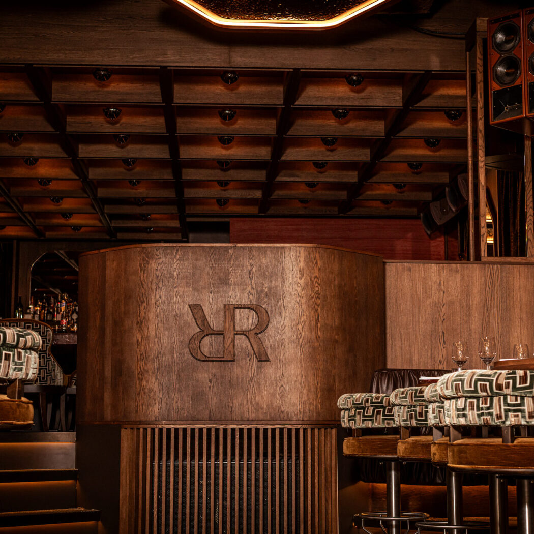 Geselecteerd restaurant voor bedrijfsborrels, personeelsfeesten en relatie-evenementen in Amsterdam - ROTATE