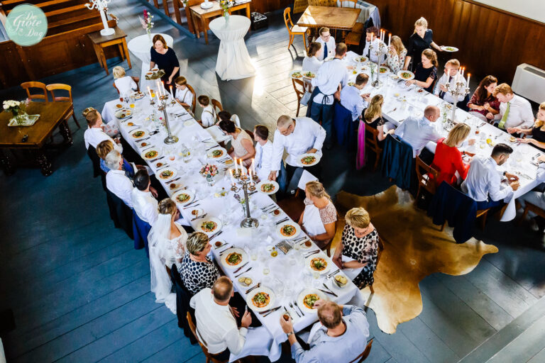 Groepsdiner in voormalige kerk De Amshoff in Kiel-Windeweer Groningen - Geselecteerd Business Top 500 Restaurant