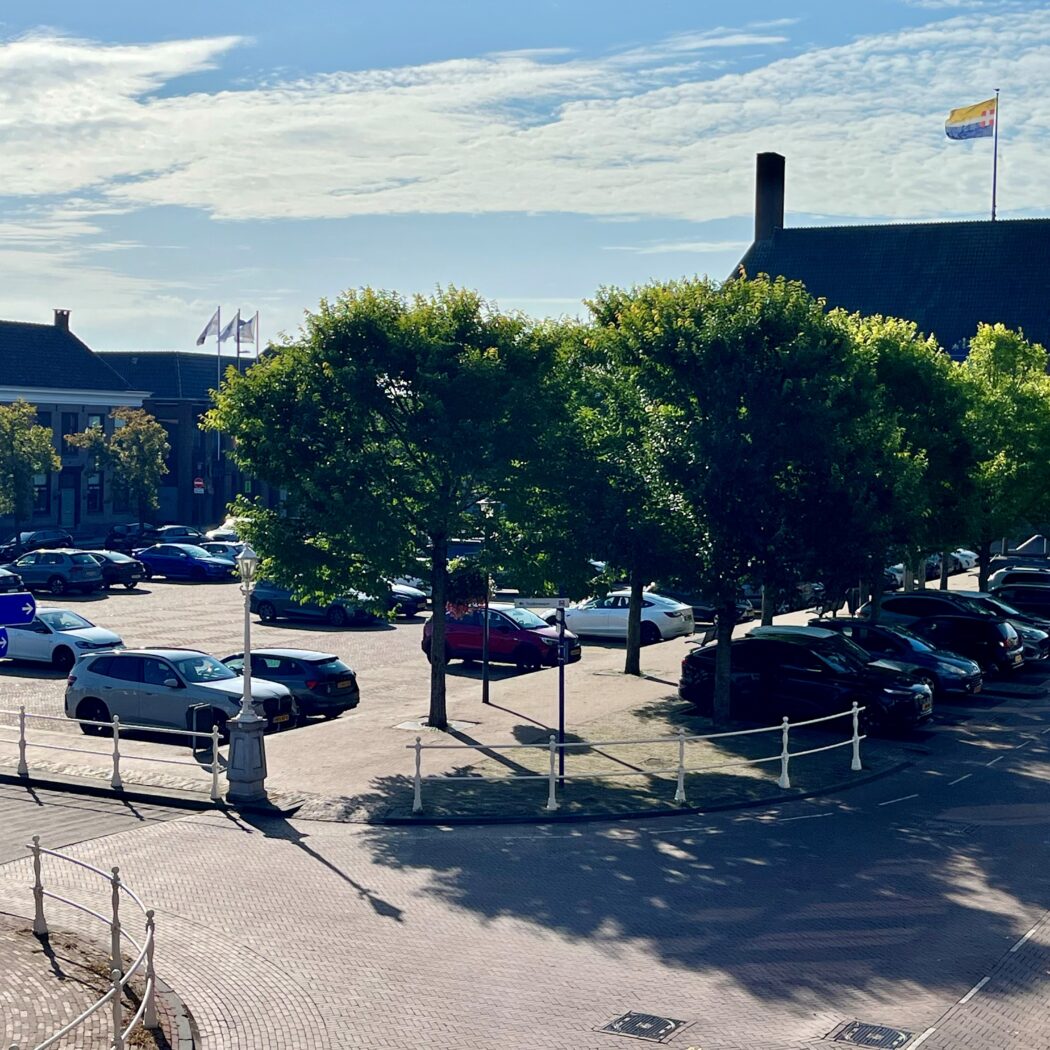 Havenplein - gratis parkeren voor restaurant - De Kaaihof Genemuiden - Geselecteerd restaurant Business Select