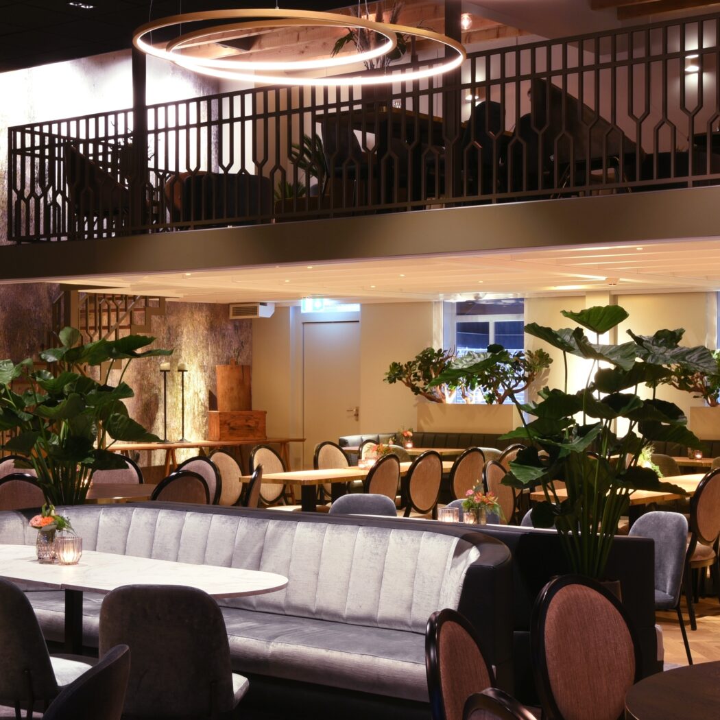 Hofzaal met vide voor zakelijke bijeenkomsten - De Kaaihof Genemuiden - Geselecteerd restaurant Business Select