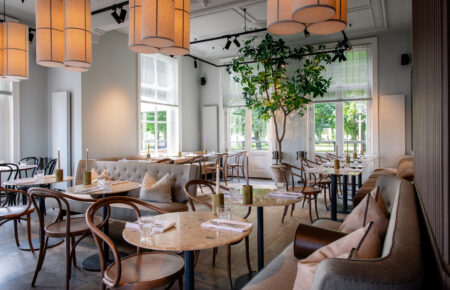 Interieur IJssel Restobar - Pillows Luxury Hotel aan de IJssel Deventer - Business Restaurants Top 500