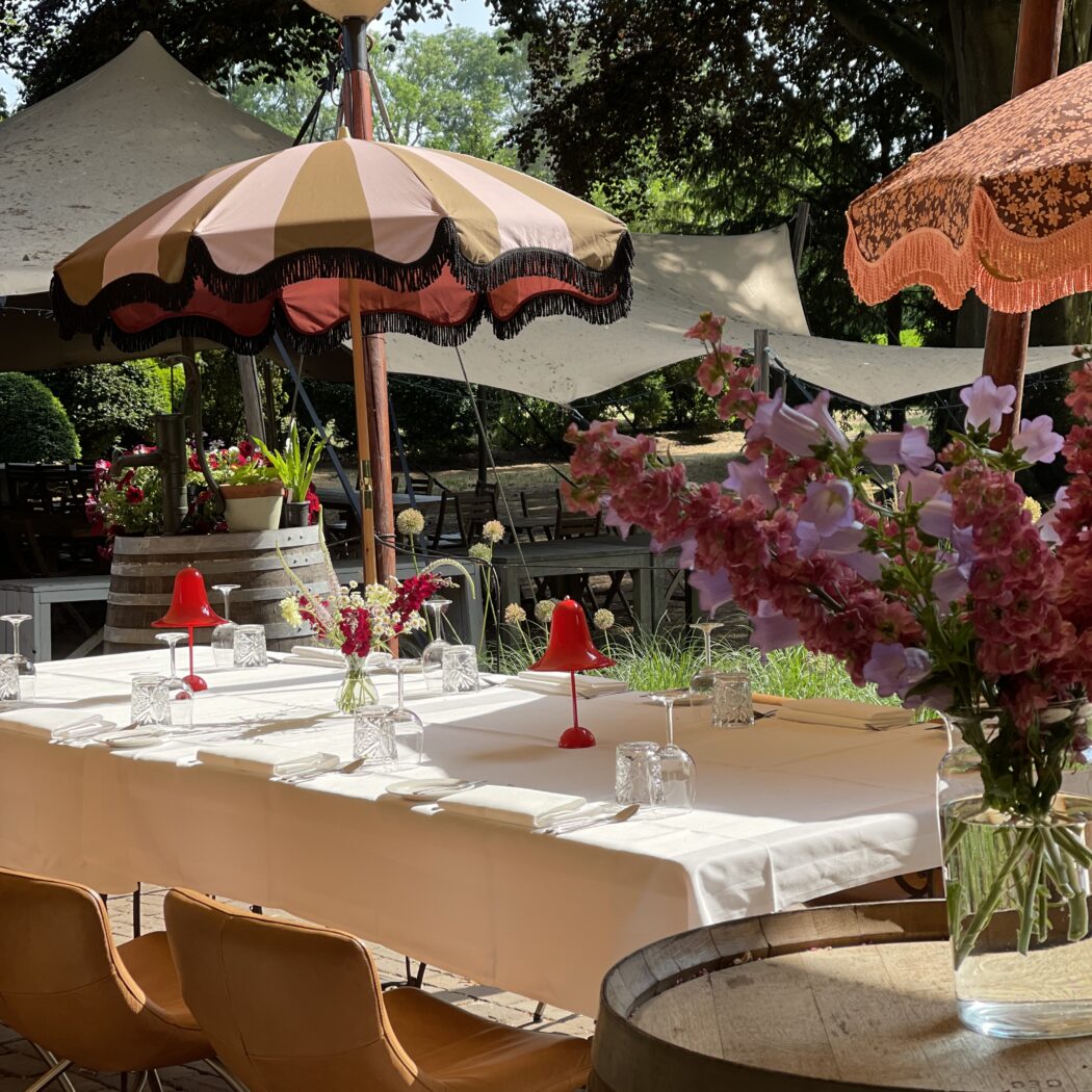 Landelijk gelegen eventlocatie met restaurant De Amshoff in Kiel-Windeweer Groningen - Geselecteerd Business Top 500 Restaurant