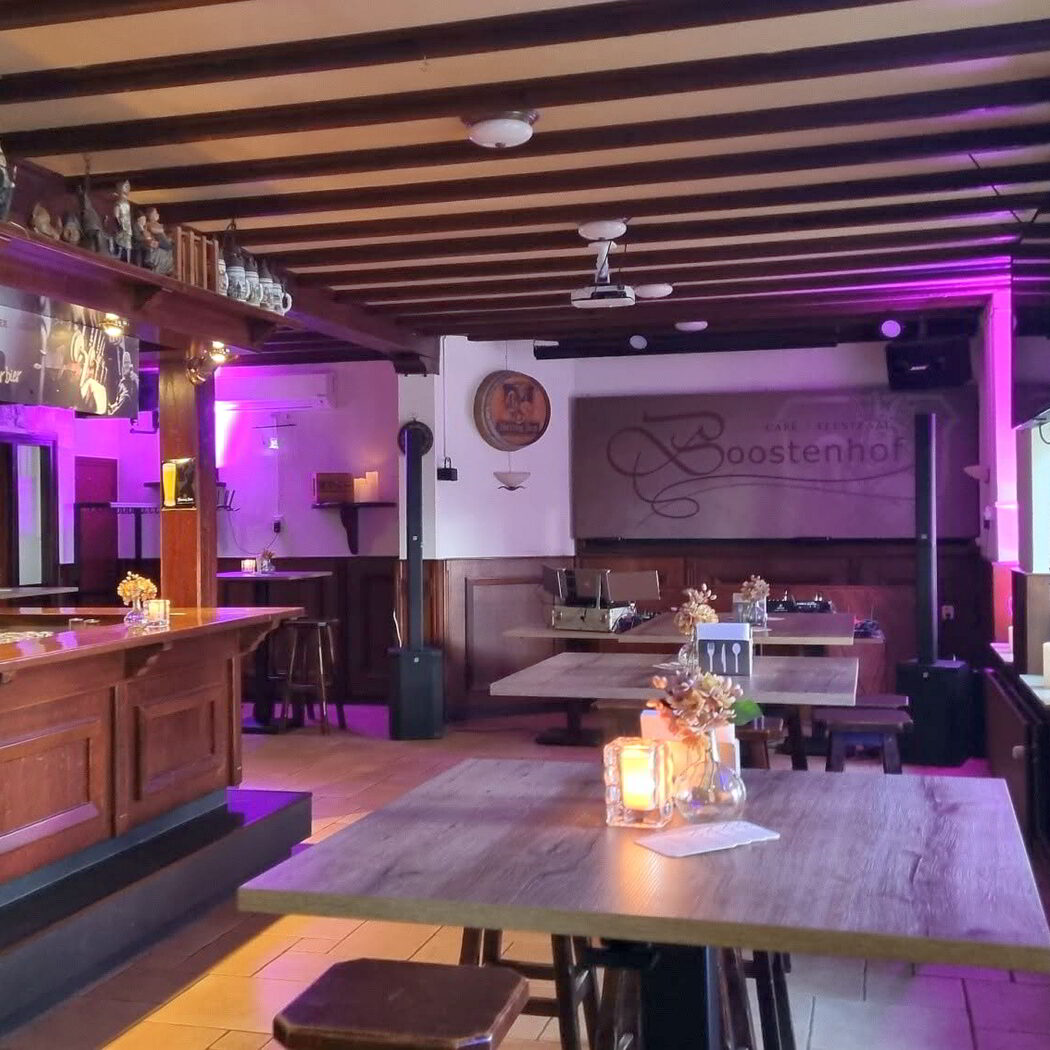 Ruimte voor vergaderen en informele bijeenkomst - Cafe Boostenhof - Business Select restaurant