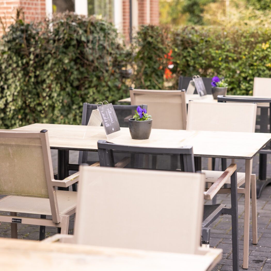 Terras - De Oude Herberg - geselecteerd restaurant Business Restaurants Top 500.jpg.jpg