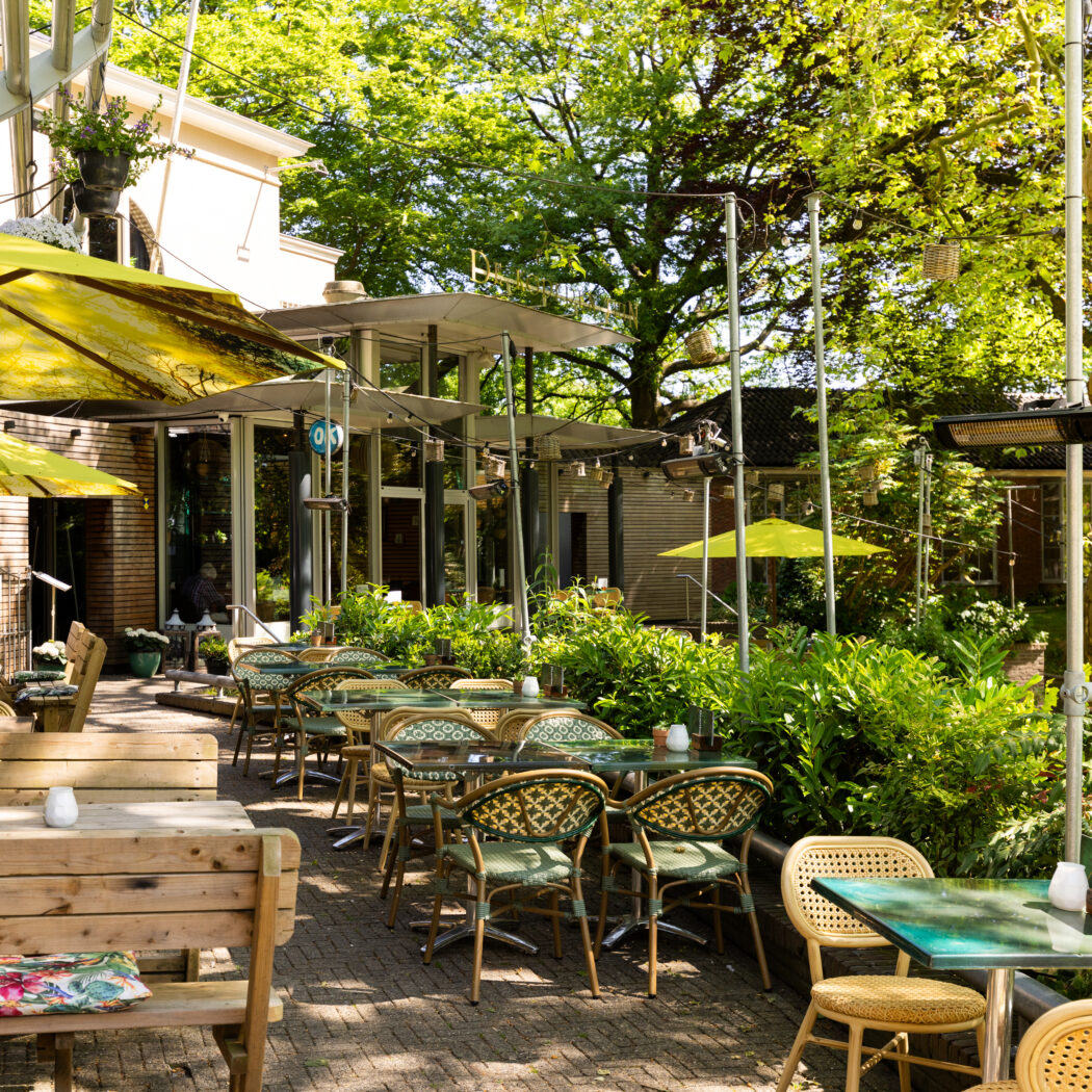 Terras restaurant de Koperen Tuin voor zakelijke borrel of feest