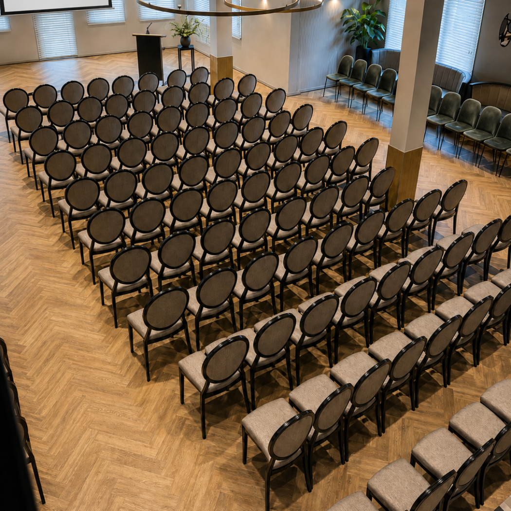 Theateropstelling in de Hofzaal - De Kaaihof Genemuiden - Geselecteerd restaurant Business Select