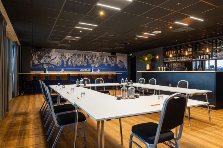Vergaderen in Skybox van PEC Zwolle stadion – Lumen Hotel en Events – Business restaurants Top 500 locatie