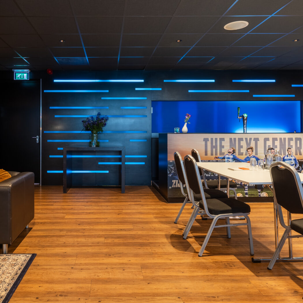 Vergadering, diner of borrel in de skybox van het PEC Stadion. Lumen Hotel & Events in Zwolle - Business Restaurants Top 500
