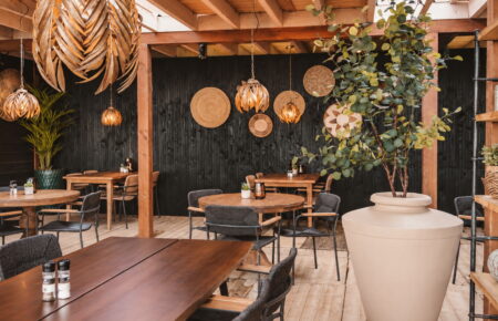 Vergadering met lunch of diner bij Beachclub Far Out in Zandvoort - de Patio