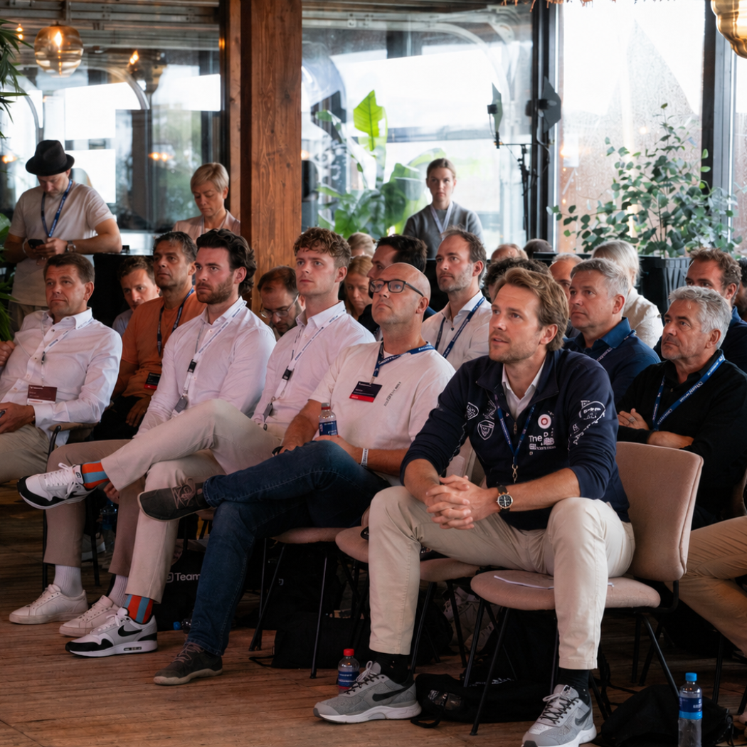 Vergadering of presentatie in restaurant Zandvoort - Beachclub Far Out