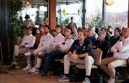 Vergadering of presentatie in restaurant Zandvoort - Beachclub Far Out