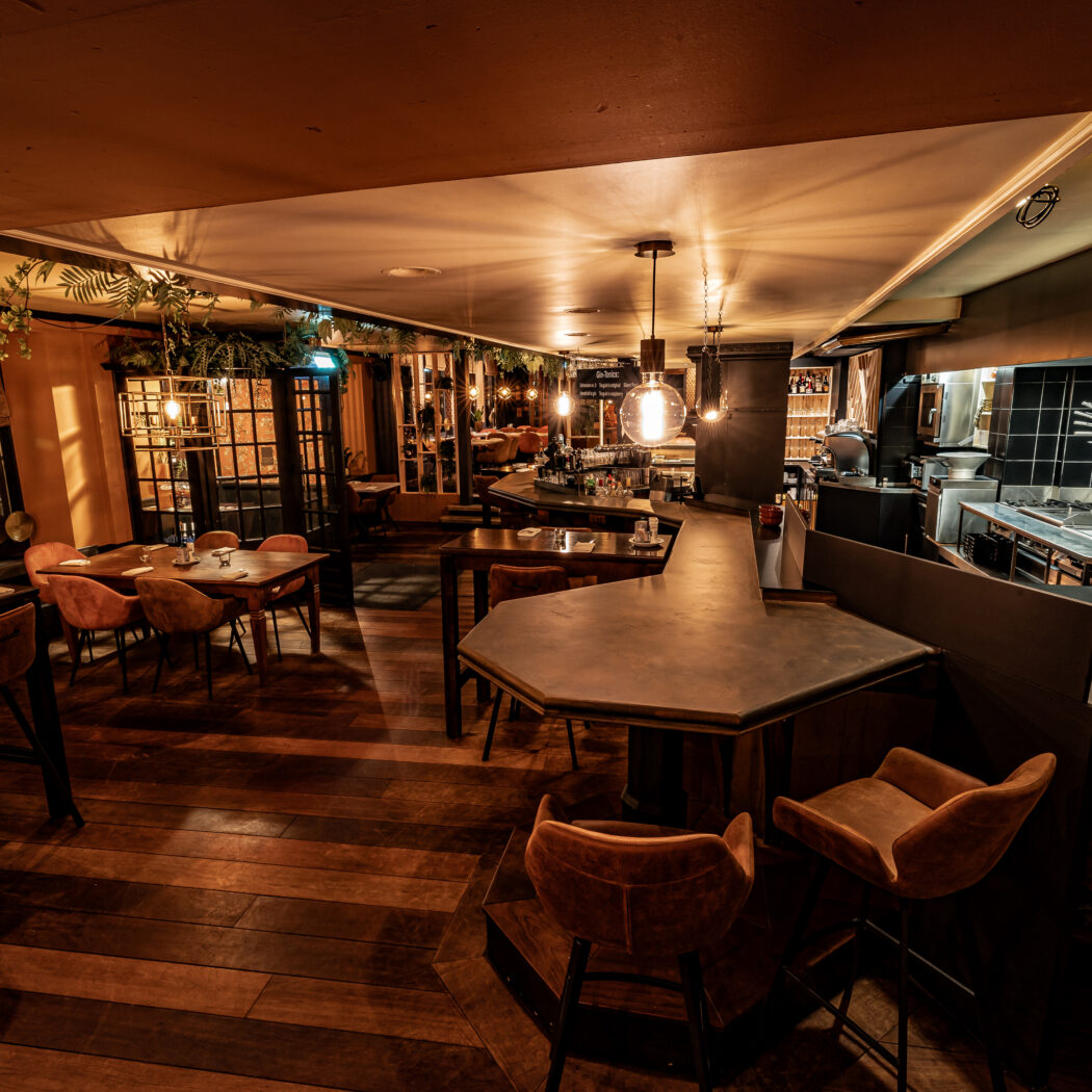 Zaal met eigen bar huren voor zakelijke bijeenkomsten en bedrijfsfeesten in Uden bij Jambon
