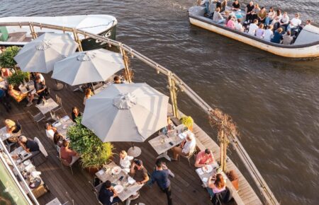 Zakelijke lunch of borrel aan het water - Ode aan de Amstel in Amsterdam