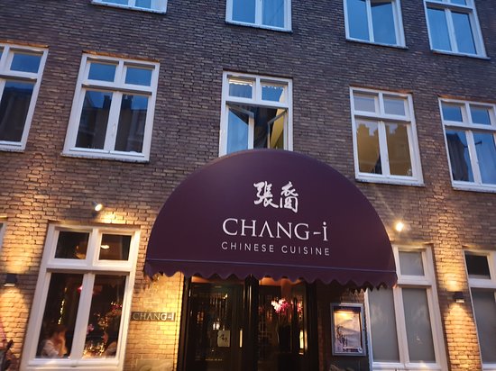 entrance-to-the-restaurant